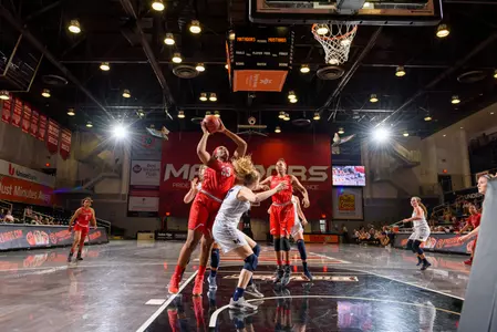 2017_10_28_WBB_vs_Masters_University_11.jpg
