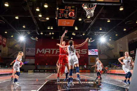 2017_10_28_WBB_vs_Masters_University_Boagni_Tessa_13.jpg