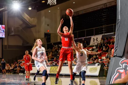 017_10_28_WBB_vs_Masters_University_Boagni_Tessa_4.jpg
