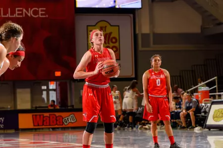 2017_10_28_WBB_vs_Masters_University_5.jpg