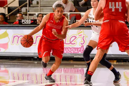 2017_10_28_WBB_vs_Masters_University_Sullivan_6.jpg