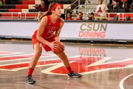 2017_10_28_WBB_vs_Masters_University_Boagni_Tessa_8.jpg