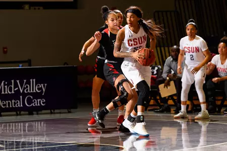 20181209_WBBvSanDiego_Matthews_Eliza_PT_25.jpg