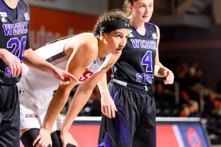 2017_11_30_Boagni_vs_Weber_State_21.jpg