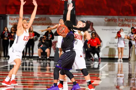 2017_11_30_Sullivan_Tanabe_vs_Weber_State_32.jpg