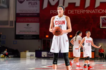 2017_11_30_Boagni_vs_Weber_State_4.jpg