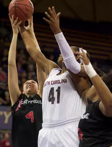 CSUN-vs-USC-NCAA-Hoops-1321.jpg