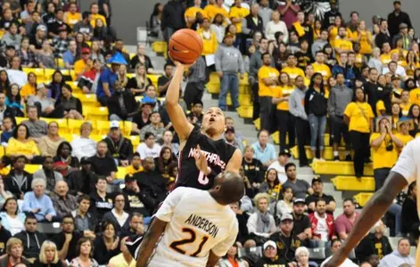 Josh_Greene_-_Long_Beach_State_Rotator