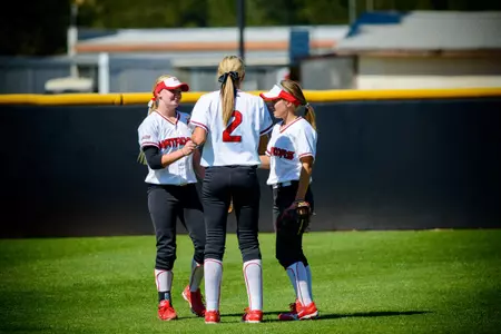 Softball-v-NorthernIllinois-2013-97