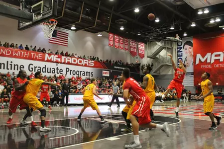 Team_Crowd_LBSU