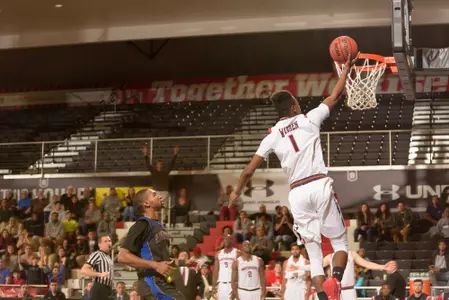 Micheal Warren Dunk vs UC Riverside