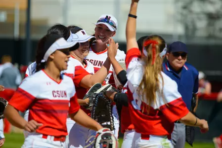 2017 CSUN Softball team Picture