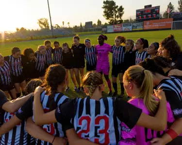 Women's Soccer Huddle vs. Houston