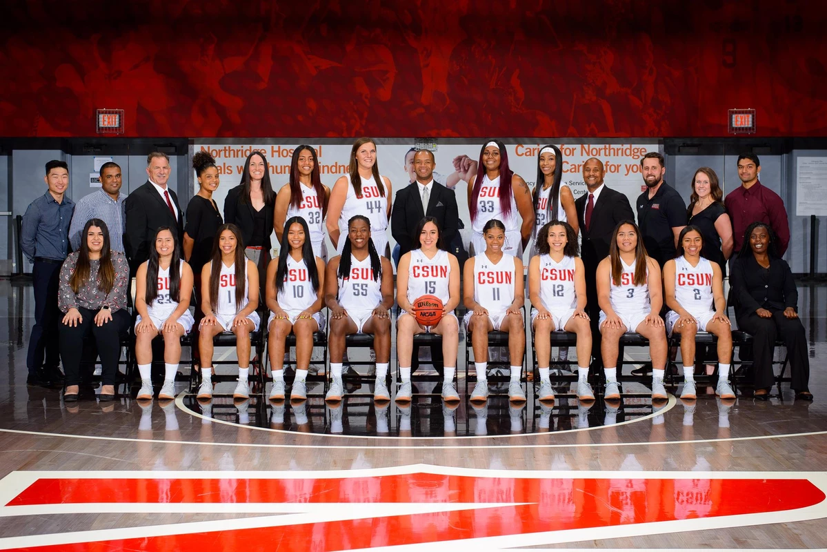 2018-19 Women's Basketball Team Photo