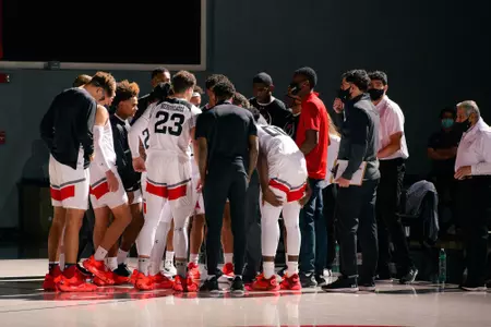 MBB huddle vs. Stanford