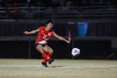 Ashley Cruz vs. UCR
