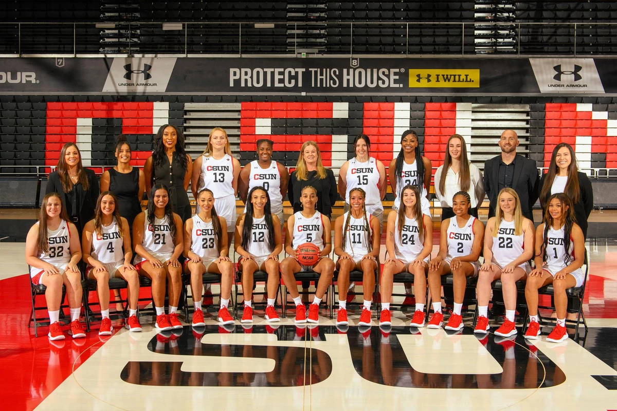 2021-22 WBB Team Photo.jpg