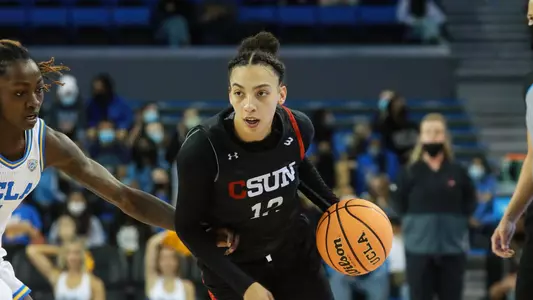 WNP_111821_WBB_CSUN_UCLA_Henderson_Meghann_04.jpg