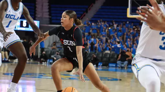 WNP_111821_WBB_CSUN_UCLA_Jackson_Jordyn_01.jpg
