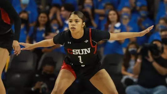 WNP_111821_WBB_CSUN_UCLA_Jackson_Jordyn_33.jpg