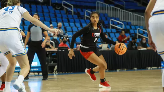 WNP_111821_WBB_CSUN_UCLA_Woodley_Sydney_12.jpg