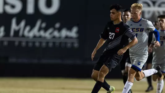 10302021_MSOC_UCSB_CSUN_Martinez_Julian_03.jpg