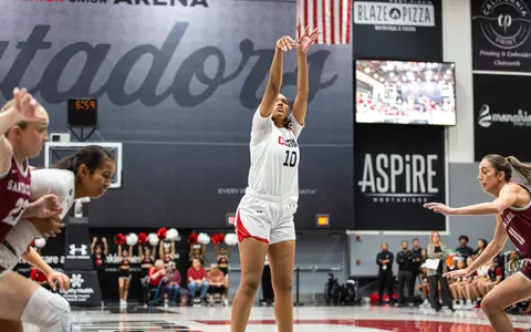 2022_11_17_DeJesus_AnaCarolina_vs_SantaClara_CC_14.jpg