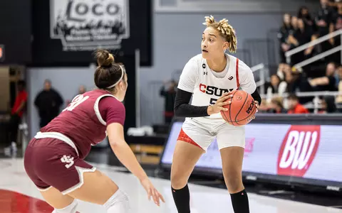 2022_11_17_Duchemin_Michelle_vs_SantaClara_AD_07.jpgÂ