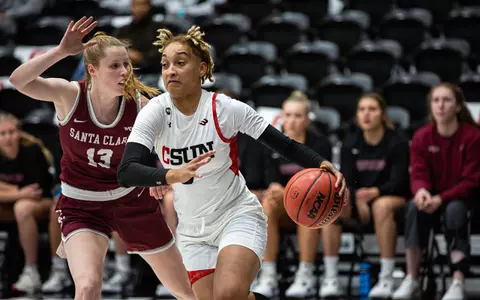 2022_11_17_Duchemin_Michelle_vs_SantaClara_CC_09.jpg