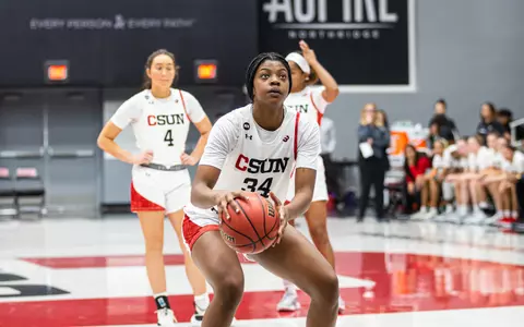 2022_11_26_Spriggs_Kayanna_vs_UAV_CC_01.jpg