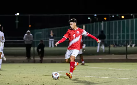 2022_11_02_Bustamante_Bryan_vs_UCD_CC_02.jpg