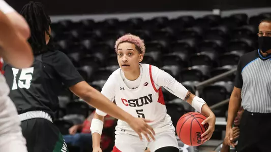 01292022_WBB_Hawaii_CSUN_Duchemin_Michelle_04.jpg