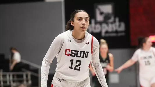01292022_WBB_Hawaii_CSUN_Henderson_Meghann_01.jpg