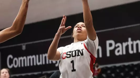 01292022_WBB_Hawaii_CSUN_Jackson_Jordyn_05.jpg