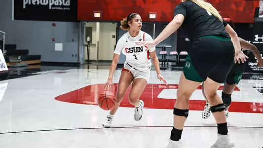 01292022_WBB_Hawaii_CSUN_Jackson_Jordyn_09.jpg