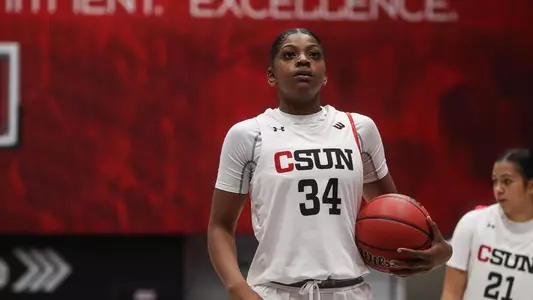 01292022_WBB_Hawaii_CSUN_Spriggs_Kayanna_02.jpg