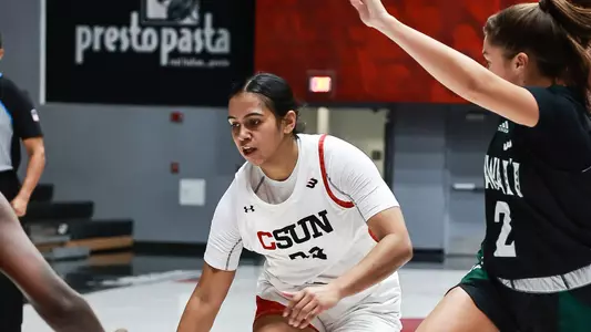 01292022_WBB_Hawaii_CSUN_Tuua_Anaiyah_03.jpg