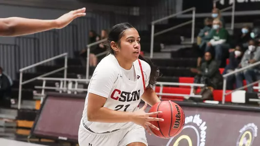 01292022_WBB_Hawaii_CSUN_Tuua_Anaiyah_11.jpg