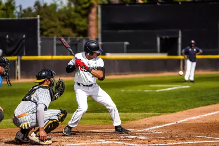 Jakob Simons vs. LBSU