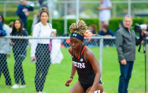20220404_Track_CSUNTrackInvitational_Raeshell_Austin_BV_04.jpg