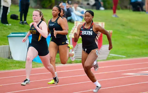 20220404_Track_CSUNTrackInvitational_Taylor_Thames_BV_05.jpg