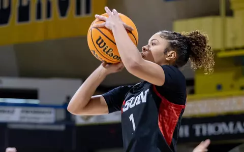 2023_01_05_Jackson_Jordyn_at_LBSU_05