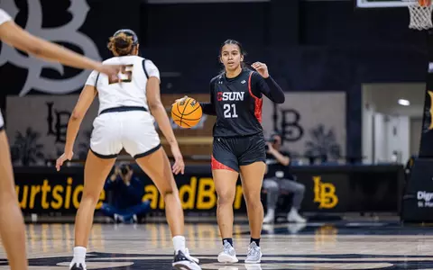 2023_01_05_Tuua_Anaiyah_at_LBSU_04