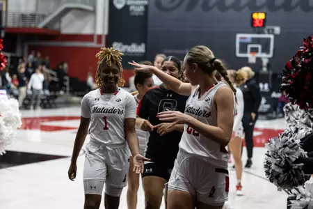 Amiyah Ferguson/Kaitlyn Elsholz vs. Seattle U 11-9-23