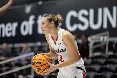 Kaitlyn Elsholz vs. HIU 11-18-23