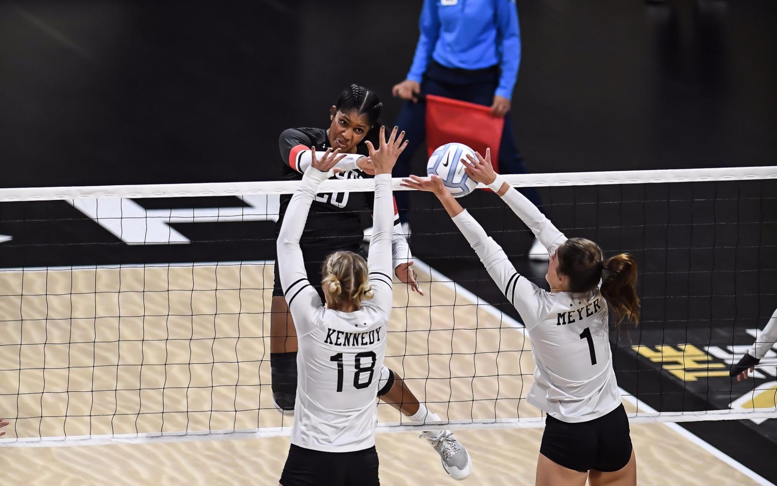 CSUN Falls in Straight Sets at Long Beach State - CSUN Athletics