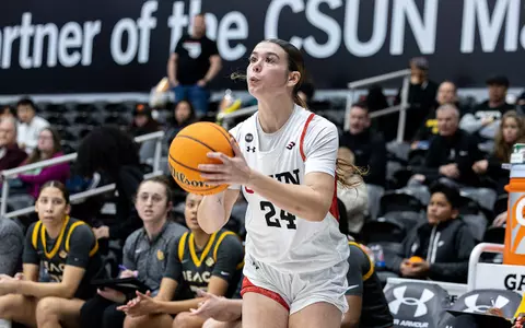 2023_02_25_Smith_Macy_vs_LBSU_AD_01