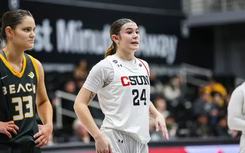 2023_02_25_Smith_Macy_vs_LBSU_CC_03