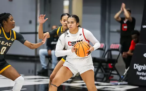 2023_02_25_Tuua_Anaiyah_vs_LBSU_CC_02