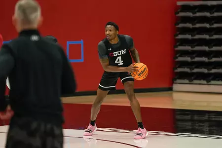 Keonte Jones MBB Practice 9-25-23